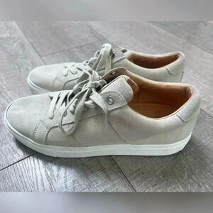 GREATS Royale Leather Sneakers in Dove Suede Size 8.5